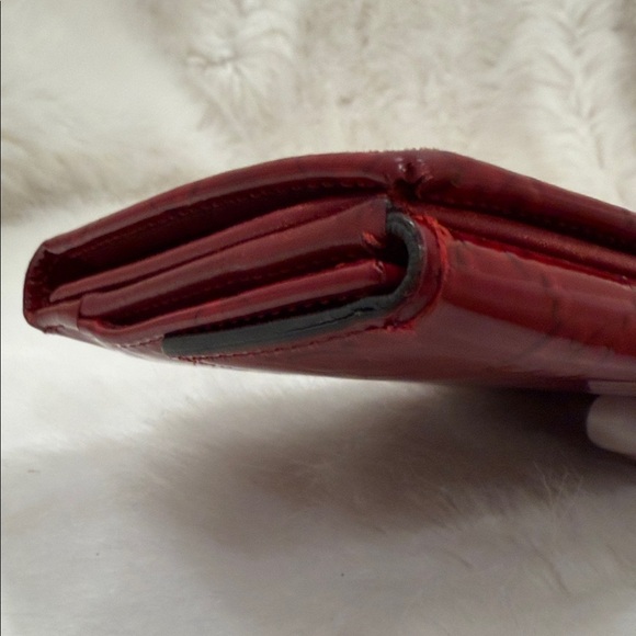 Gucci red patent leather wallet heart closure - Picture 3 of 16